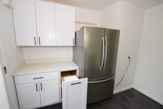 40 Glaser Ave in Raritan, NJ - Building Photo - Building Photo