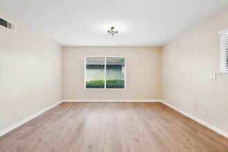 10504 Caminito Sulmona in San Diego, CA - Building Photo - Building Photo