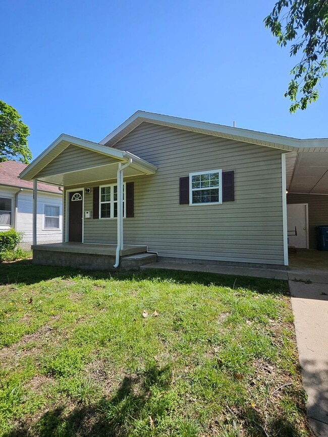 725 S Empire Ave in Joplin, MO - Building Photo - Building Photo