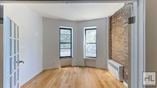 BEDFORD AVENUE / No fee 1-Bed 1-Bath in Pr