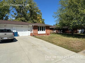 2551 Delaware Dr in Springfield, IL - Building Photo - Building Photo