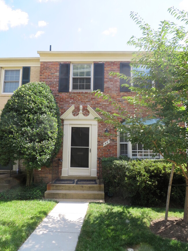 property at 1561 Bruton Ct