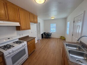 210 W Boone St in Santa Maria, CA - Building Photo - Building Photo