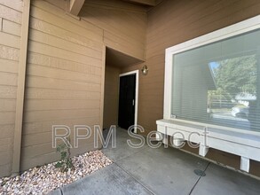 1092 Millet Way in Sacramento, CA - Building Photo - Building Photo