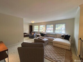 1032 Everglades Dr in Pacifica, CA - Building Photo - Building Photo