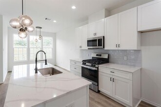 5508 Oakmont St in Houston, TX - Building Photo - Building Photo