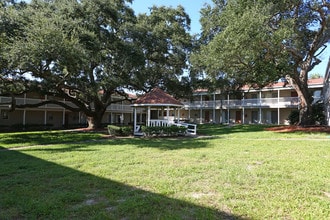 Grande Bay in Clearwater, FL - Building Photo - Building Photo