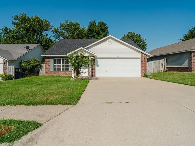property at 904 SW Krug Rd