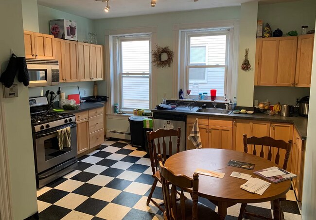 106 Central St, Unit 108-3R in Somerville, MA - Building Photo - Building Photo