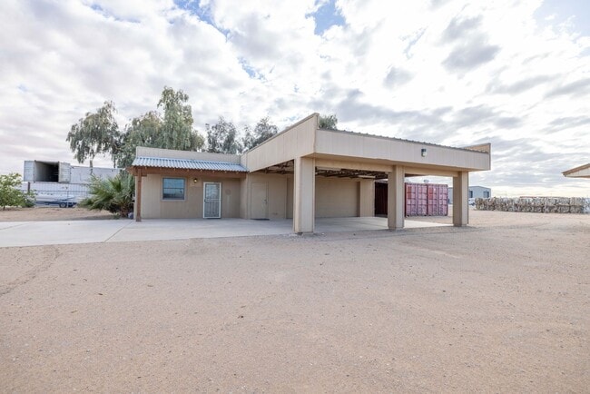 property at 3942 S Ave 4 1/2 E