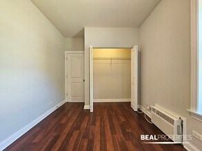 744 W Addison St in Chicago, IL - Building Photo - Building Photo