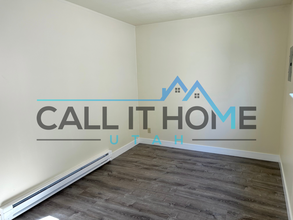 1496 W Parkway Ave in West Valley City, UT - Foto de edificio - Building Photo