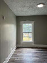 High Peaks in Greenville, IN - Foto de edificio - Building Photo