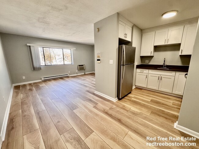 837 River St, Unit 12 in Boston, MA - Foto de edificio - Building Photo