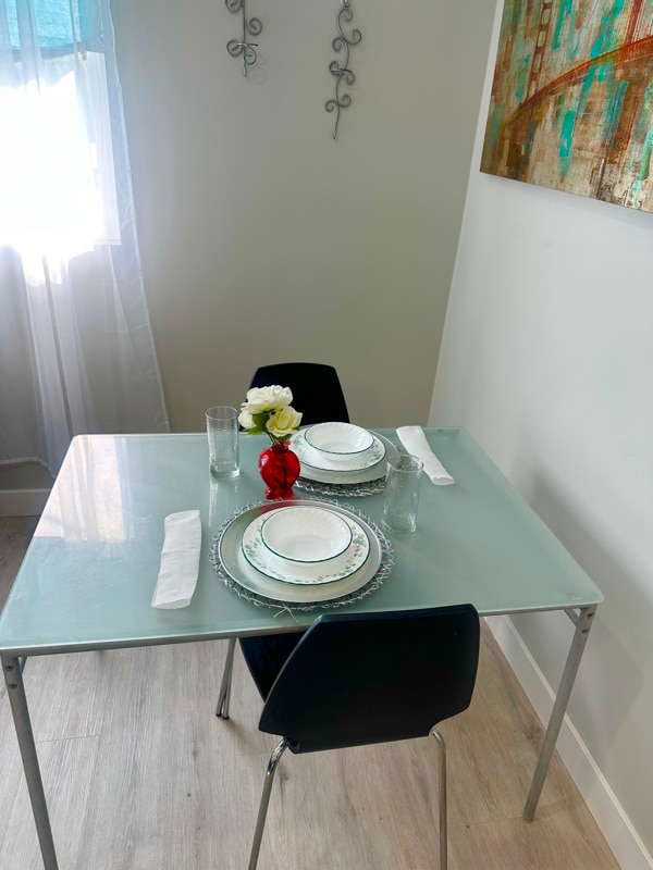 2437 Cochran Ave in Los Angeles, CA - Foto de edificio - Building Photo