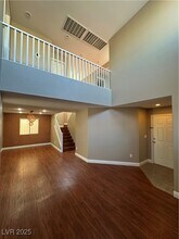 8112 Cathedral Range Ct in Las Vegas, NV - Building Photo - Building Photo