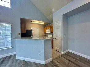 9141 Lee Vista Blvd, Unit 303 in Orlando, FL - Building Photo - Building Photo