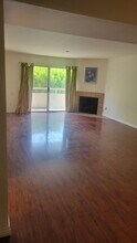 10960 Ashton Ave, Unit 208 in Los Angeles, CA - Building Photo - Building Photo