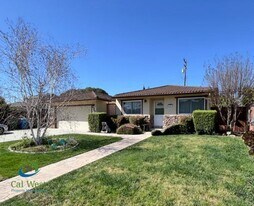 833 Laurie Ave in Santa Clara, CA - Building Photo