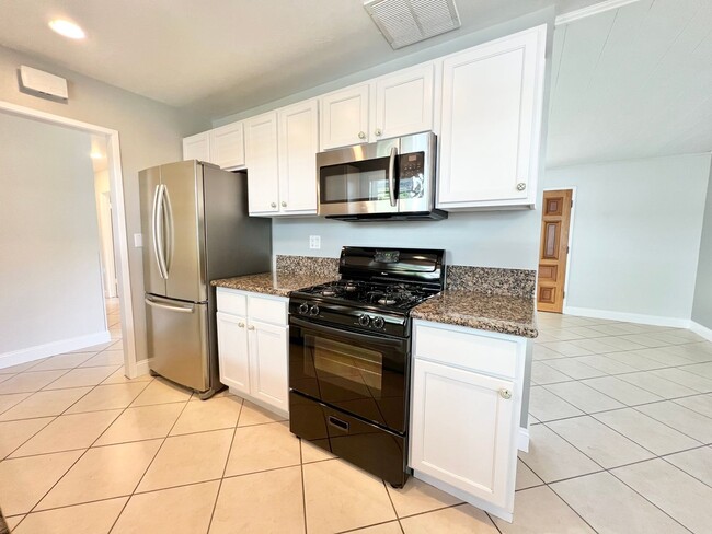 1620 Petaluma Ave in Long Beach, CA - Building Photo - Building Photo