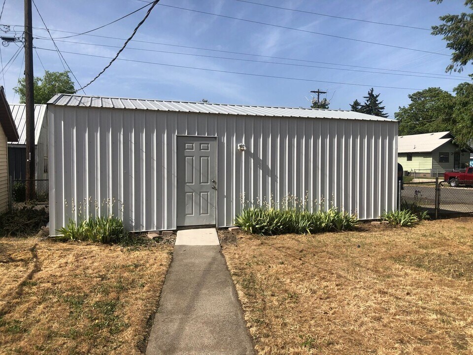 1404 W Jackson Ave in Spokane, WA - Building Photo