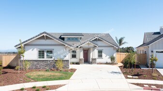 5812 Lady Bells Dr in Santa Maria, CA - Building Photo