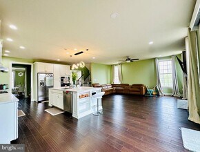 22611 Windsor Locks Square in Ashburn, VA - Building Photo - Building Photo