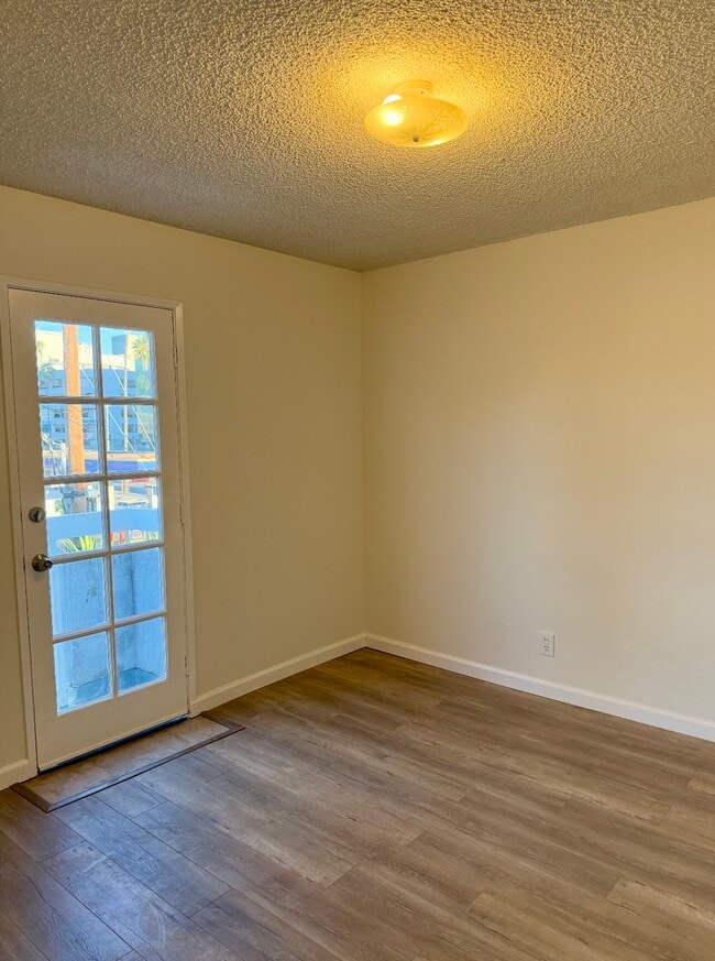 1519 N Mariposa Ave, Unit 5Z in Los Angeles, CA - Building Photo - Building Photo