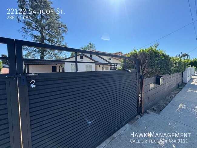 22122 Saticoy St in Los Angeles, CA - Building Photo - Building Photo