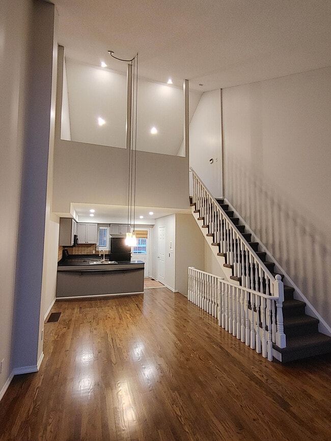 property at 33 Pear Tree Mews