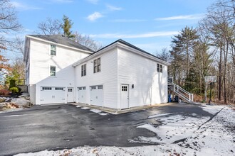 6 Hazelnut Ln, Unit Garage Apt in Londonderry, NH - Building Photo - Building Photo