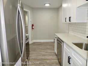 127 Amberly Dr in Englishtown, NJ - Building Photo - Building Photo