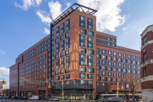 La Central in Bronx, NY - Building Photo - Primary Photo