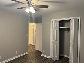 423 Cook Dr in Clarksville, TN - Building Photo - Building Photo