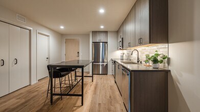 ONE 09 in Madison, WI - Foto de edificio - Building Photo