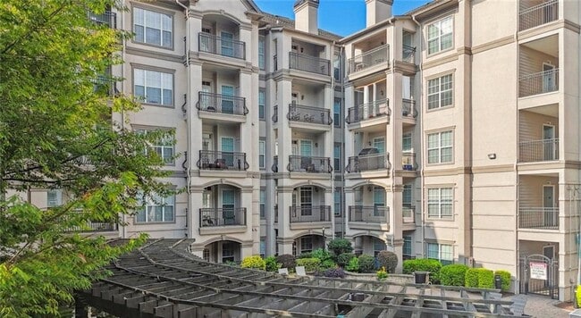 2910 Clairmont Rd, Unit 1821 in Atlanta, GA - Building Photo - Building Photo