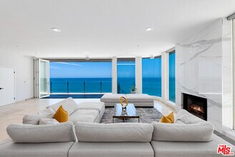 43250 Pacific Coast Hwy in Malibu, CA - Building Photo - Building Photo