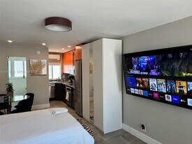 4228 N Ocean Dr in Lauderdale-by-the-Sea, FL - Building Photo