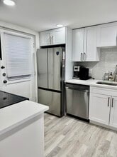 5500 NW 2nd Ave in Boca Raton, FL - Building Photo - Building Photo