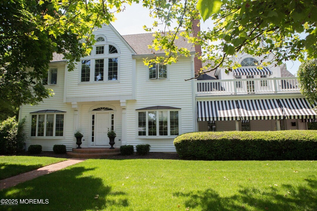 301 Ludlow Ave in Spring Lake, NJ - Foto de edificio