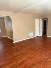 543 S Bluff Ave, Unit 3 in Wichita, KS - Building Photo - Building Photo