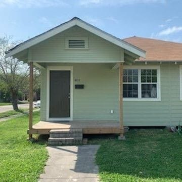 401 N Jones St in Baytown, TX - Foto de edificio