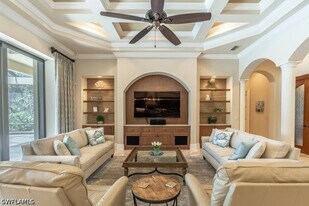 16659 Pistoia Way in Naples, FL - Building Photo