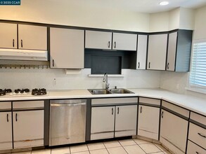 1520 Orange St in Concord, CA - Building Photo - Building Photo
