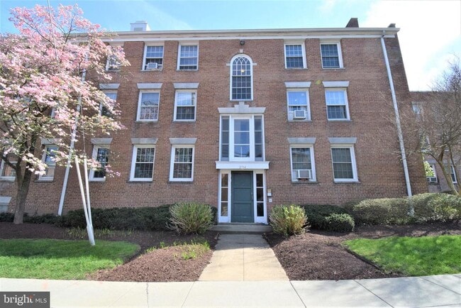 property at 2714 Ordway St NW