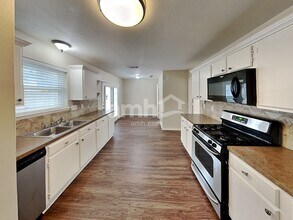 18018 Imber Forest Ln in Humble, TX - Foto de edificio - Building Photo