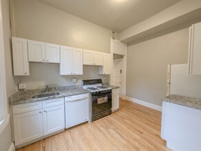 24 Conklin St, Unit 1 in Cincinnati, OH - Building Photo - Building Photo
