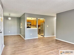 31 Voscek Ct in Trenton, NJ - Building Photo - Building Photo