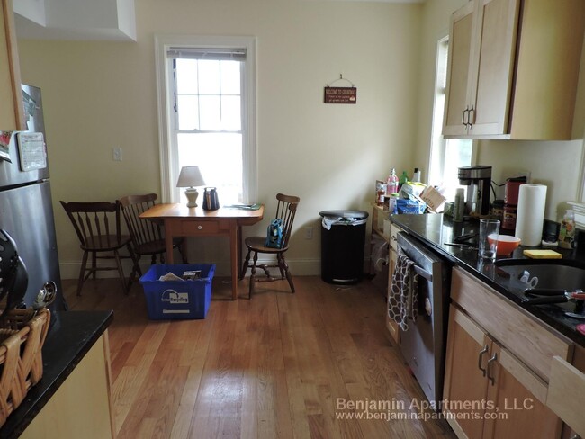 74 Brooks St, Unit 2