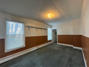 16 Mentor St in Westbrook, ME - Building Photo - Building Photo